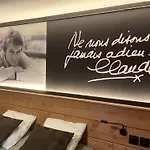 Au Petit Quinquin מלון 2*