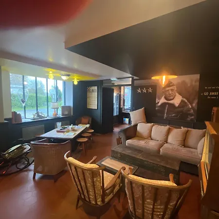 Au Petit Quinquin Hotell